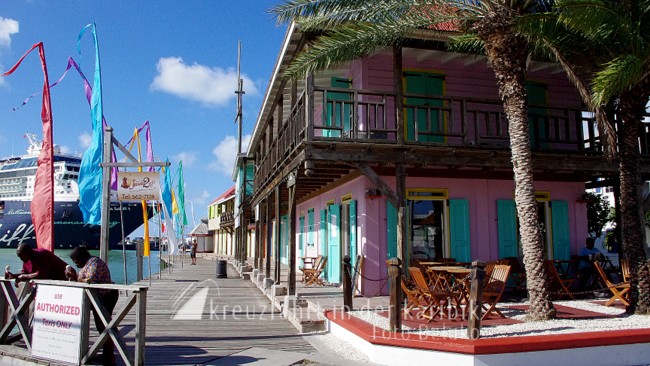 Antigua - Boardwalk zwischen Nevis Street Pier und Heritage Quay