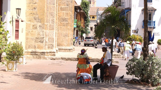 Cartagena – Straßenhändler vor der Iglesia de San Pedro Claver