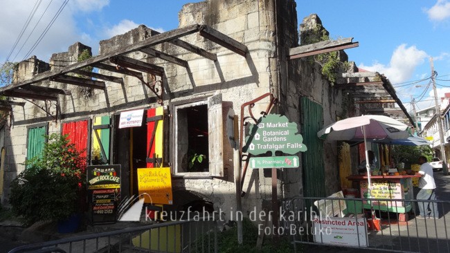 Das Ruins Rock Café in Roseau