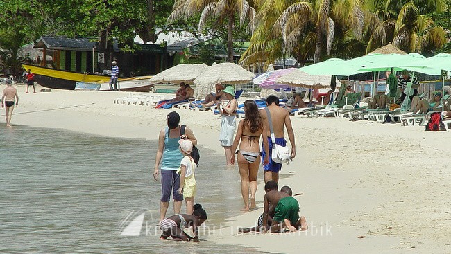Strandleben am Grand Anse Beach
